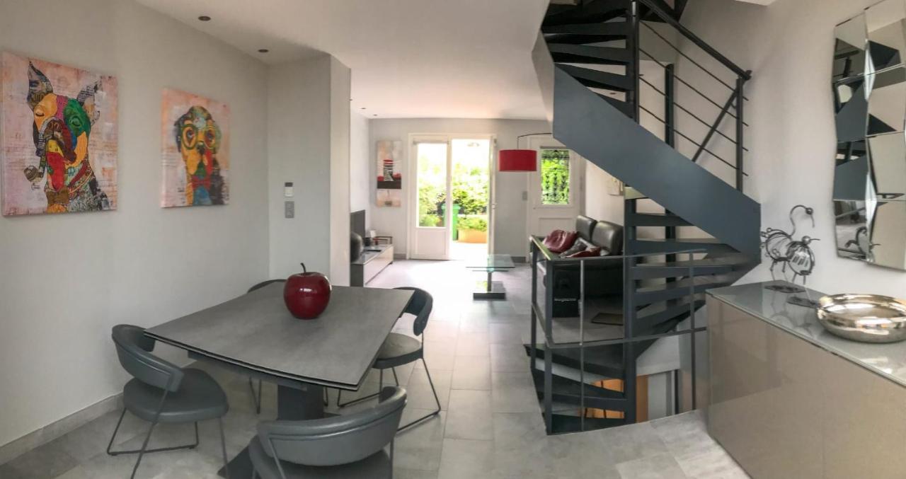 Charming Townhouse With Garden In The City Of Love Parijs Buitenkant foto